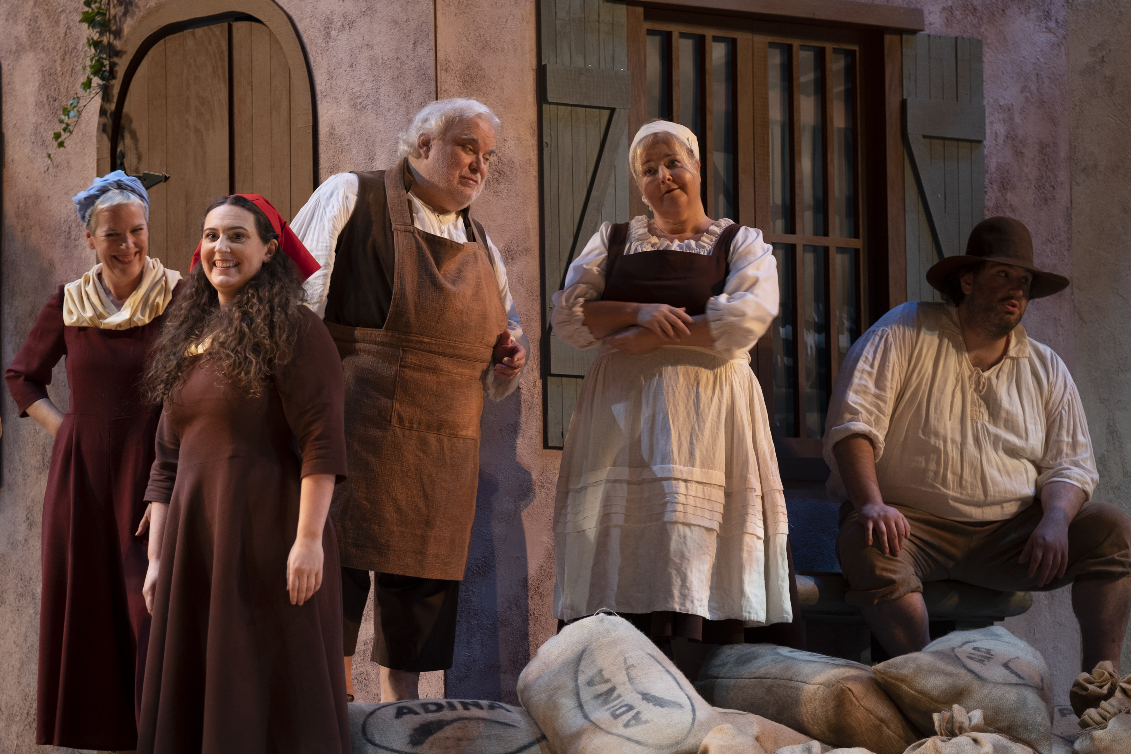 Robert Huard et Marie-Josée de Varennes dans L'elisir d'amore de Donizetti, Opéra de Québec, 2021