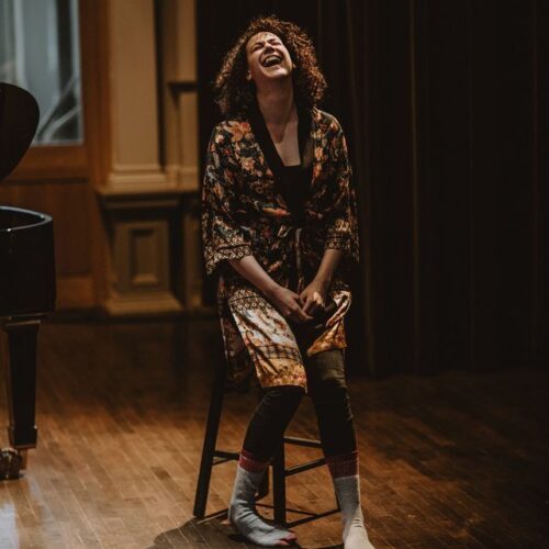 Chanteuse en construction – Le temps fait bien les choses